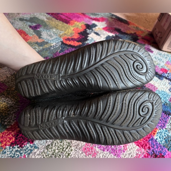 Naot chi swirl boots - Picture 4 of 7